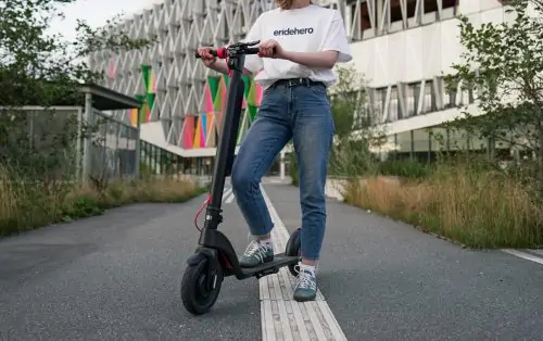 Girl with a Turboant X7 Pro