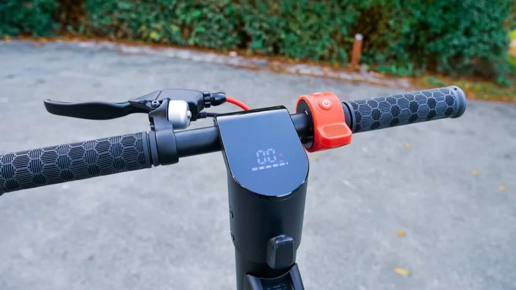 Turboant X7 Pro LED display and handlebars