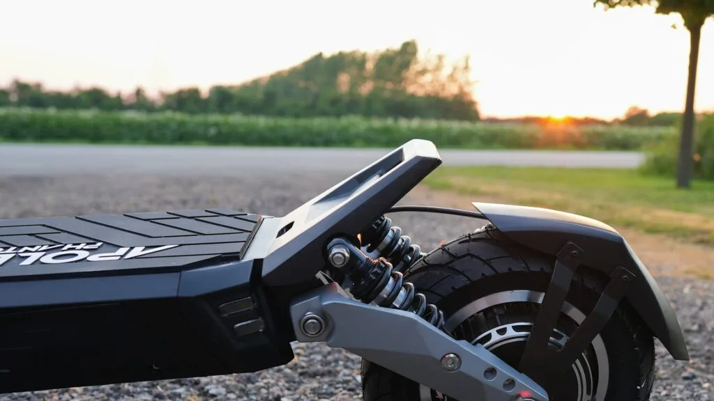 Close-up of rear footrest on Apollo Phantom