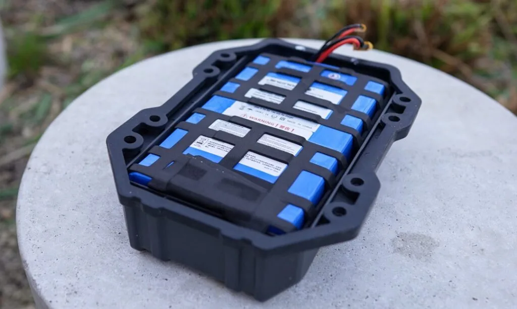 Jingnoo battery pack in Lycaon GR 2021 skateboard