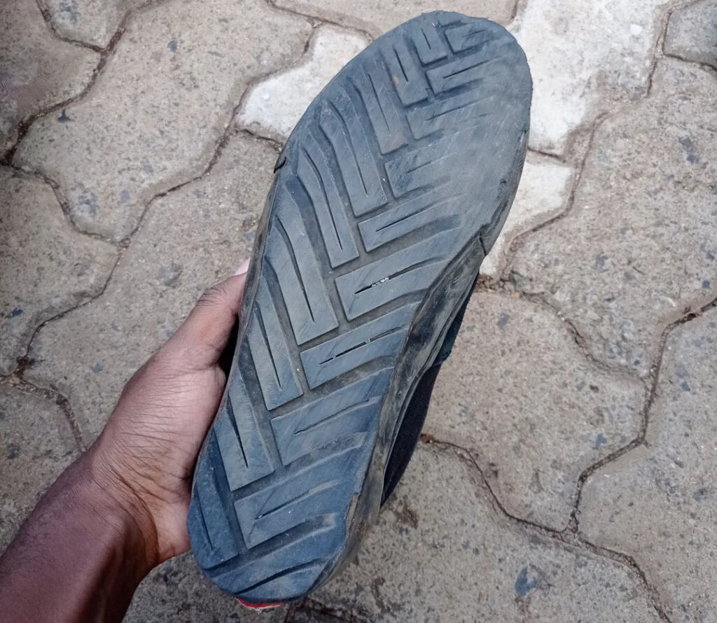 Shoes with braking soles for longboarding and skating