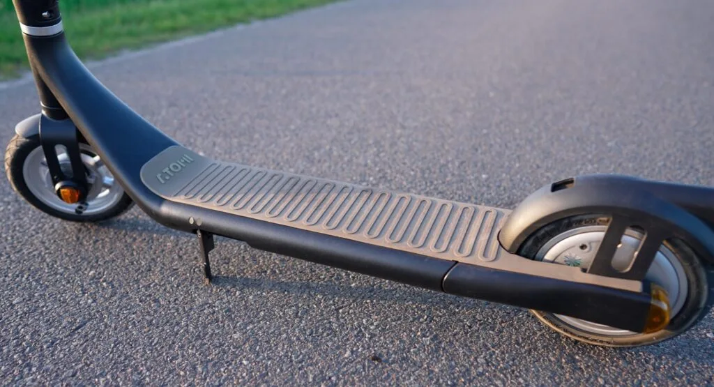 Close-up of the deck on the Atomi Alpha