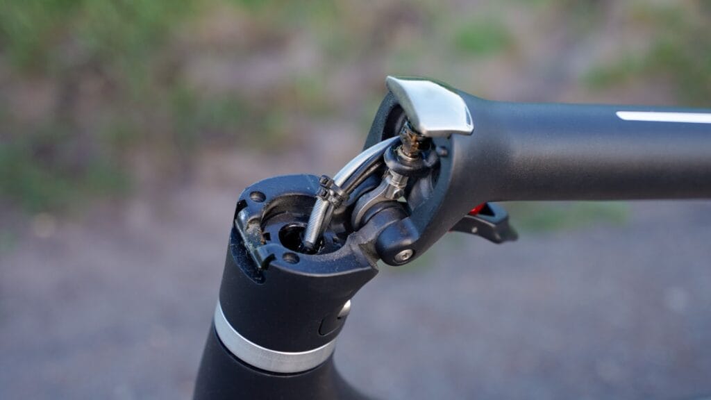 Close-up of the folding mechanism on the Atomi Alpha