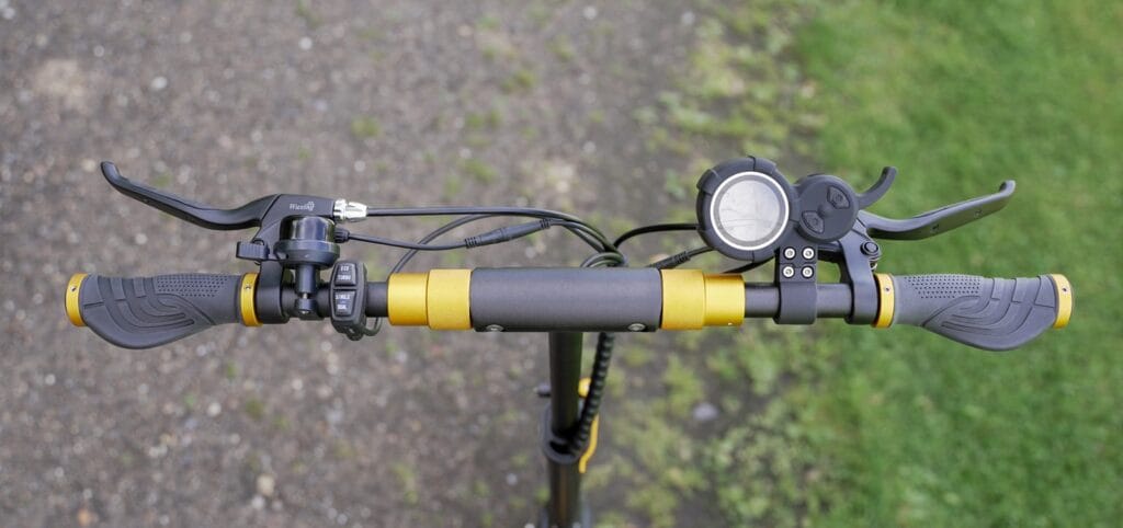 Cockpit and display on Splach Twin