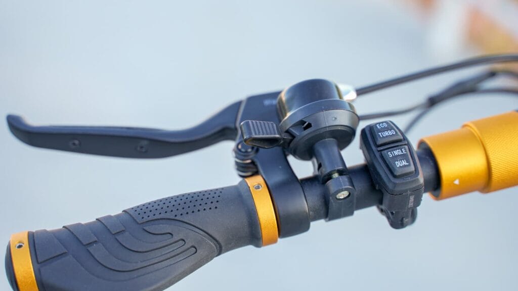 Left handlebar on Splach Twin