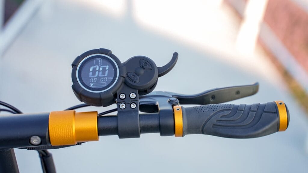 Right handlebar on Splach Twin