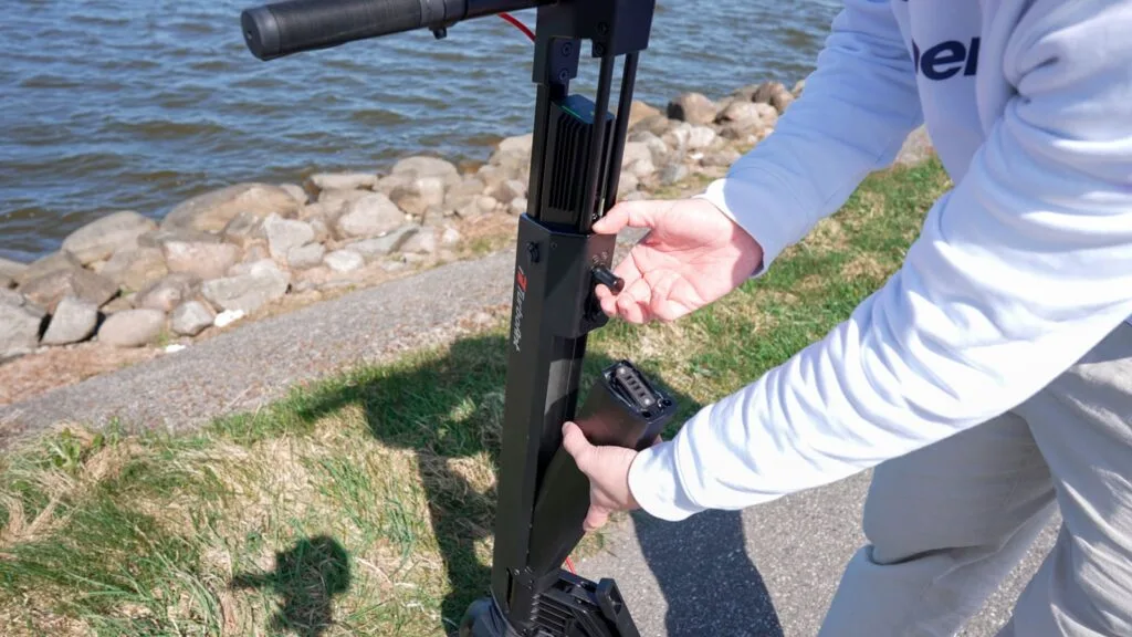 Turboant V8 electric scooter swappable battery