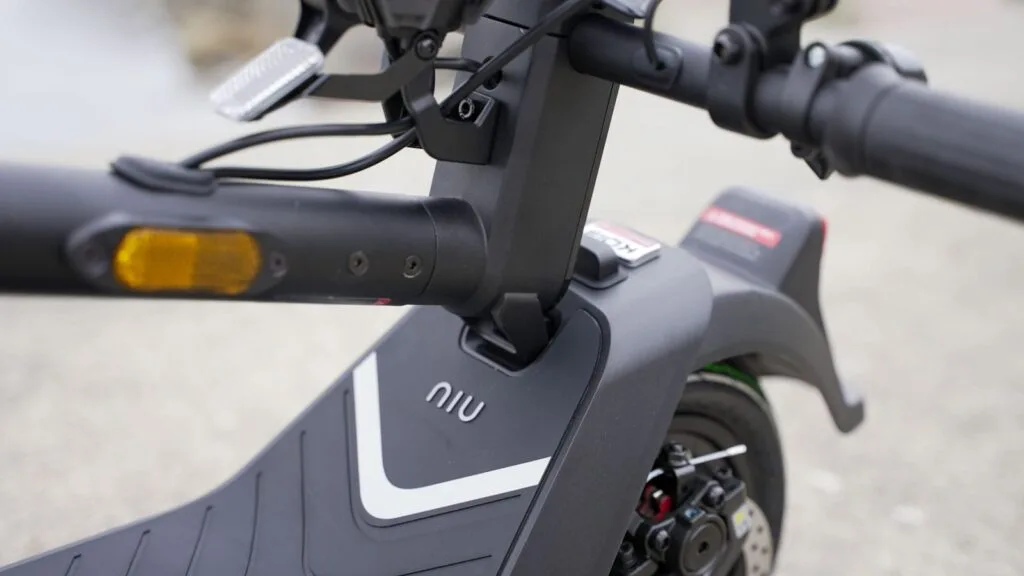 Closeup of folding hook on the NIU KQi3 Pro