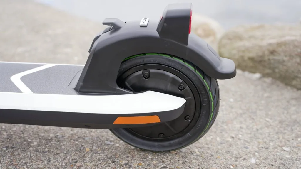 Closeup of the motor on the NIU KQi2 Pro