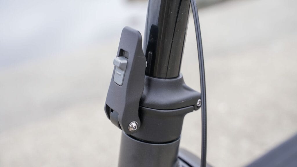 Folding mechanism on the NIU KQi3 Pro electric scooter
