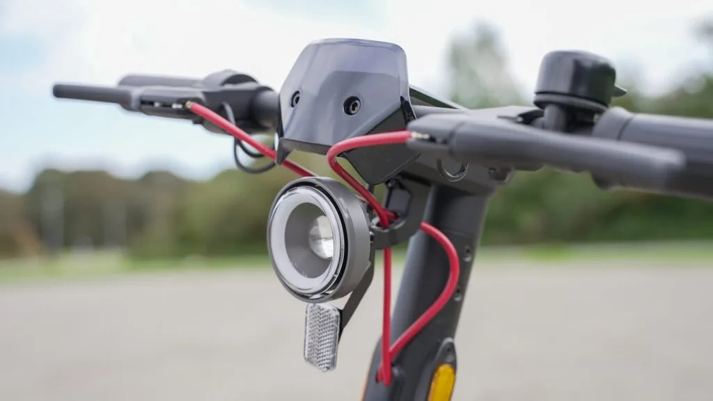 Headlight on NIU KQi3 Max