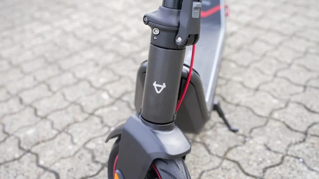 Logo on the NIU KQi3 Max