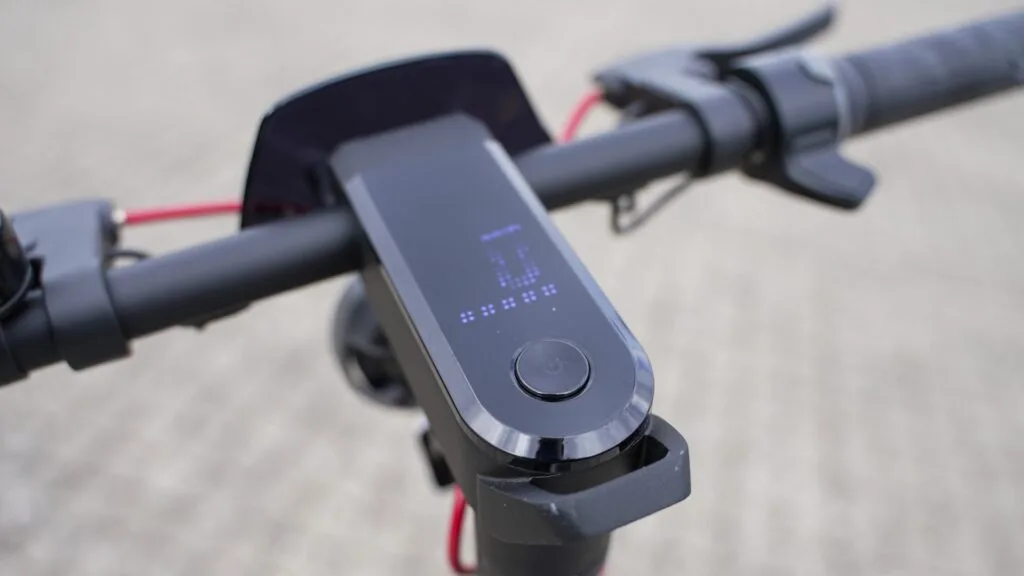 NIU KQi3 Max dashboard