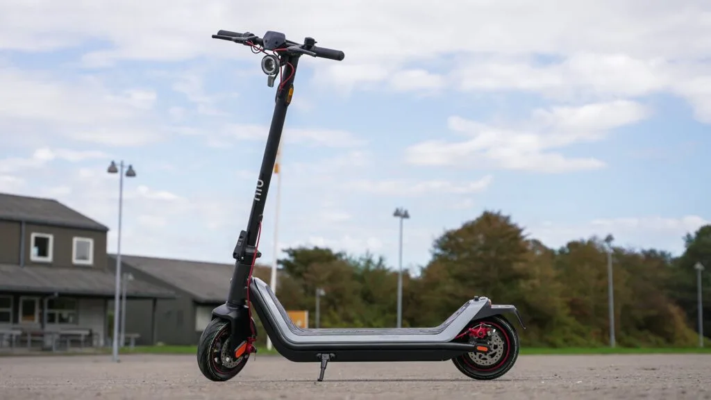 NIU KQi3 Max Review: Gold Standard of Commuter Scooters
