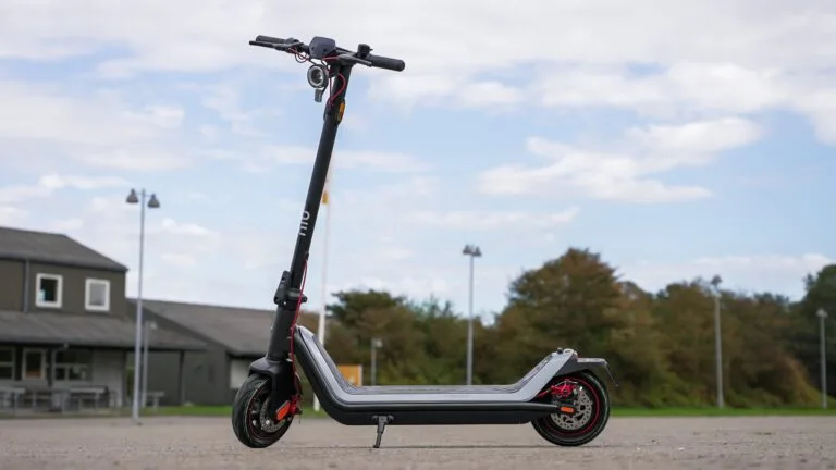 NIU KQi3 Max Review: Gold Standard of Commuter Scooters