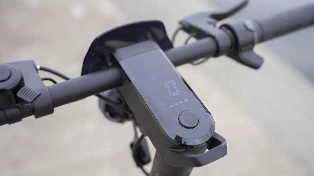 NIU KQi3 Pro display