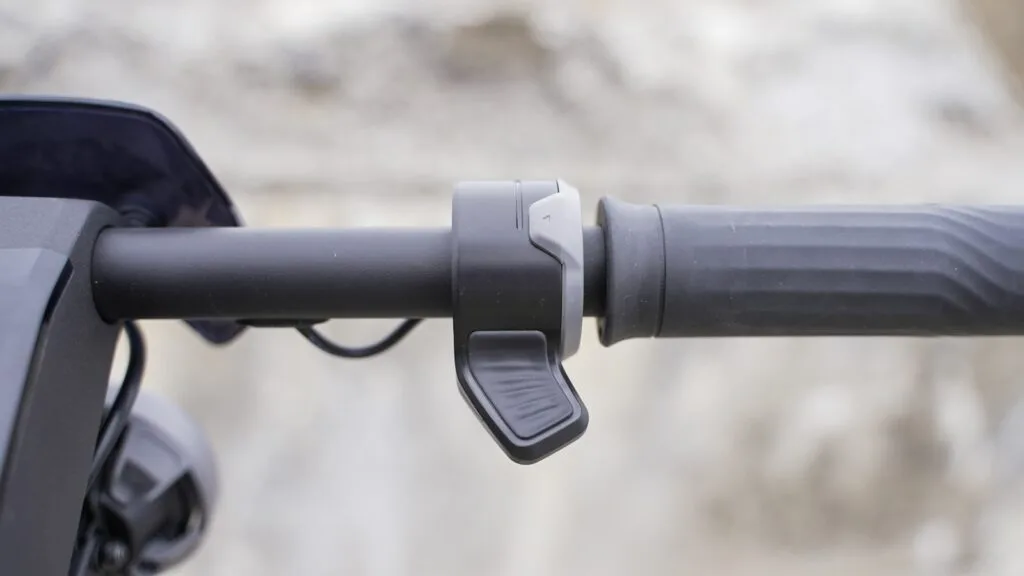 Throttle on NIU KQi2 Pro