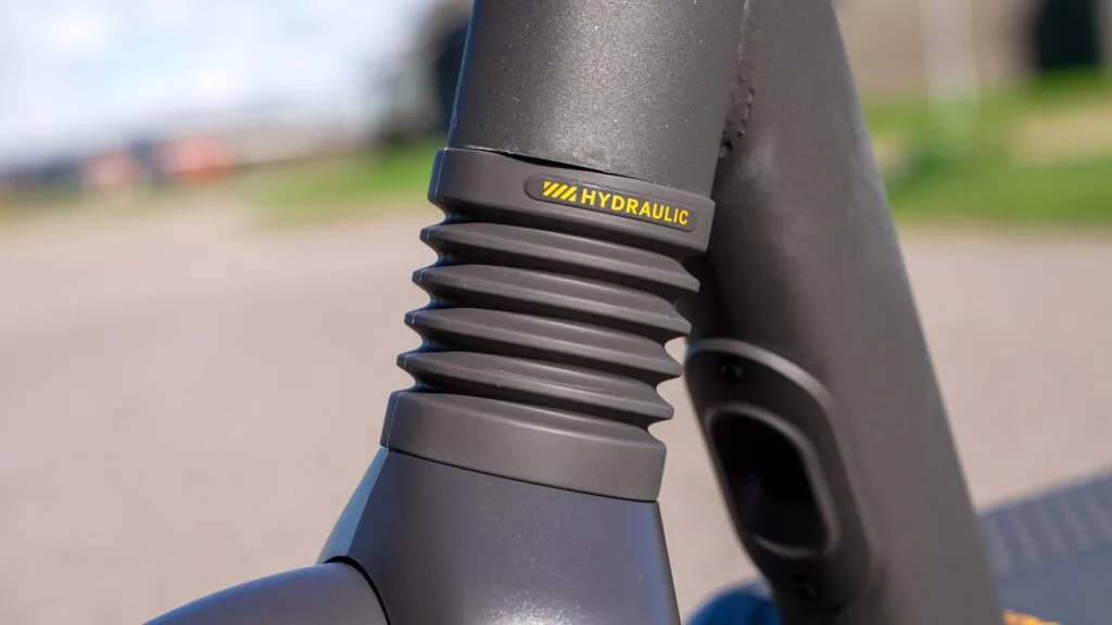 Front hydraulic suspension on G2 scooter