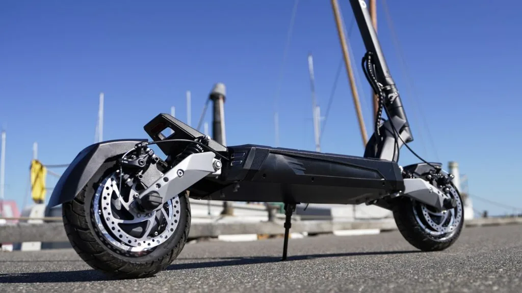 Apollo Phantom V3 electric scooter at the harbor