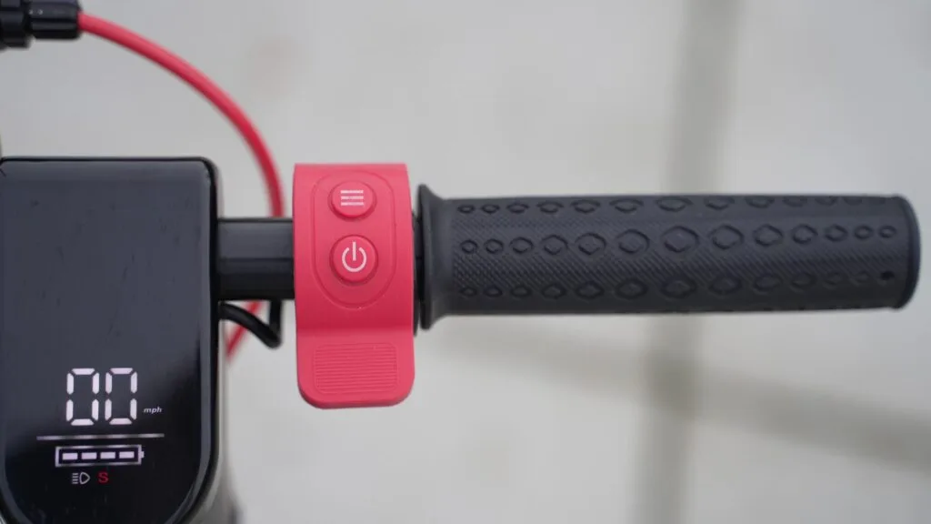 Closeup of thumb throttle on turboant x7 max