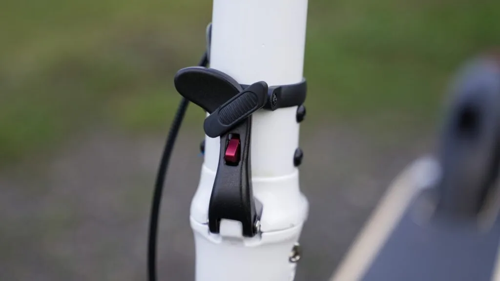 Folding mechanism on Fluid CityRider