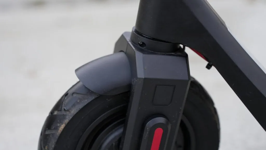 Front fender closeup on the X7 Max by TurboAnt