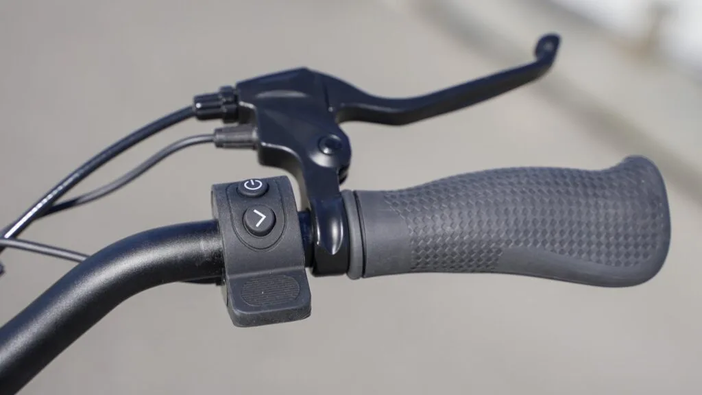 Thumb throttle and brake lever on Apollo Phantom V3