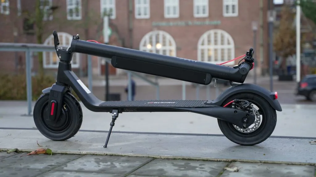 TurboAnt X7 Max folded