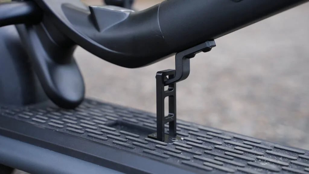Atomi E20 folding hook