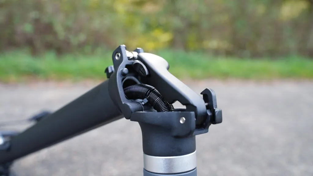 Atomi E20 folding mechanism