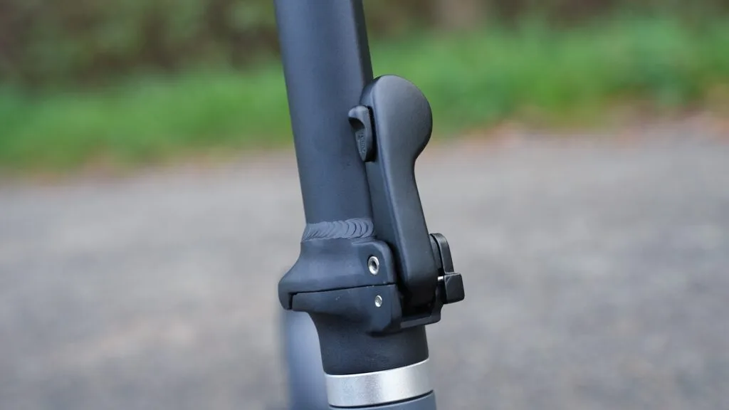 Folding mechanism on Atomi E20