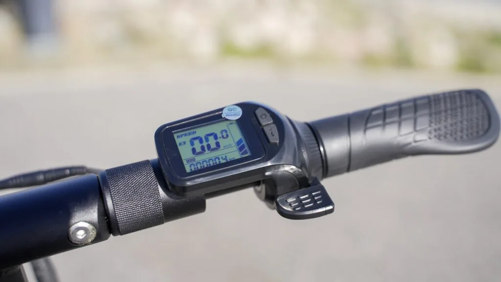 Closeup of the display on the Fluid Horizon