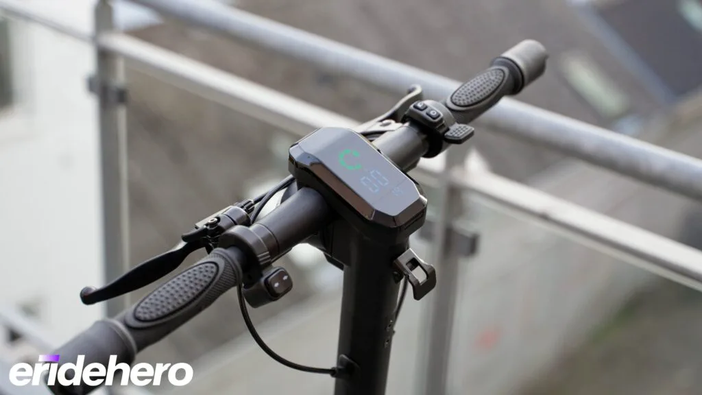 Vmax VX2 Pro cockpit