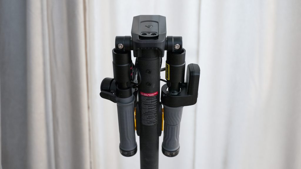 NIU KQi 100F foldable handlebars