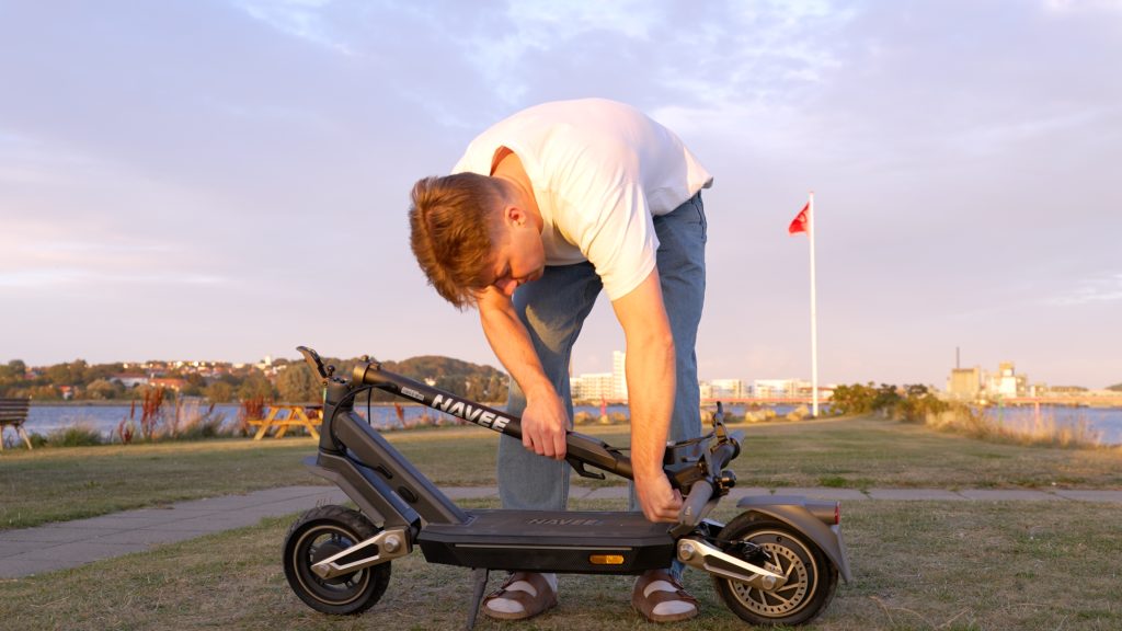Folding the Navee ST3 Pro