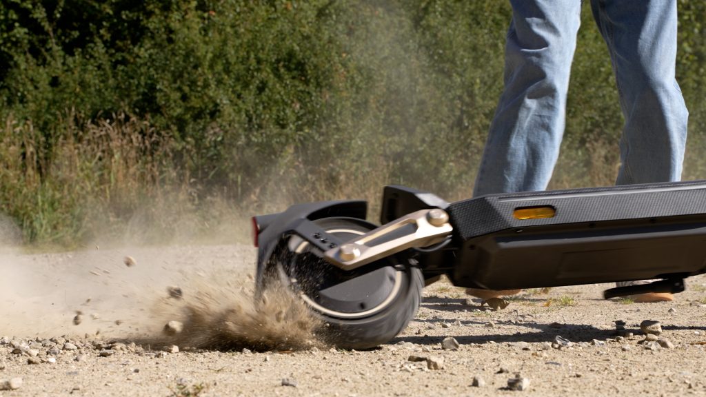 Navee ST3 Pro rear motor spinning