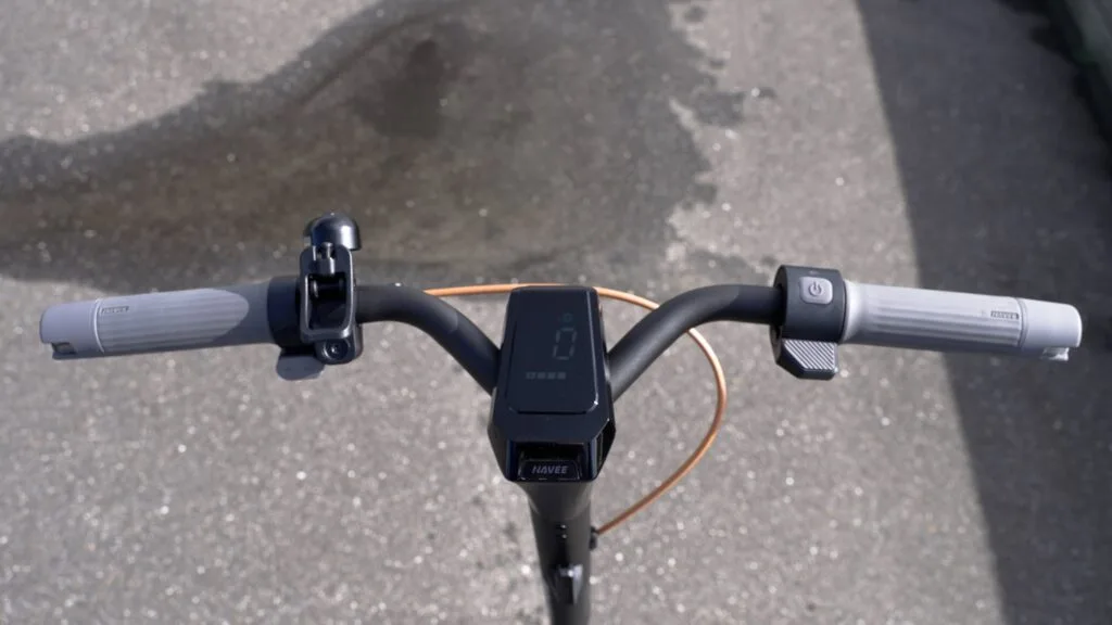 Navee GT3 Pro cockpit