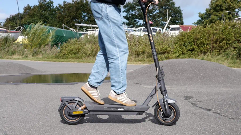 Navee GT3 Pro suspension