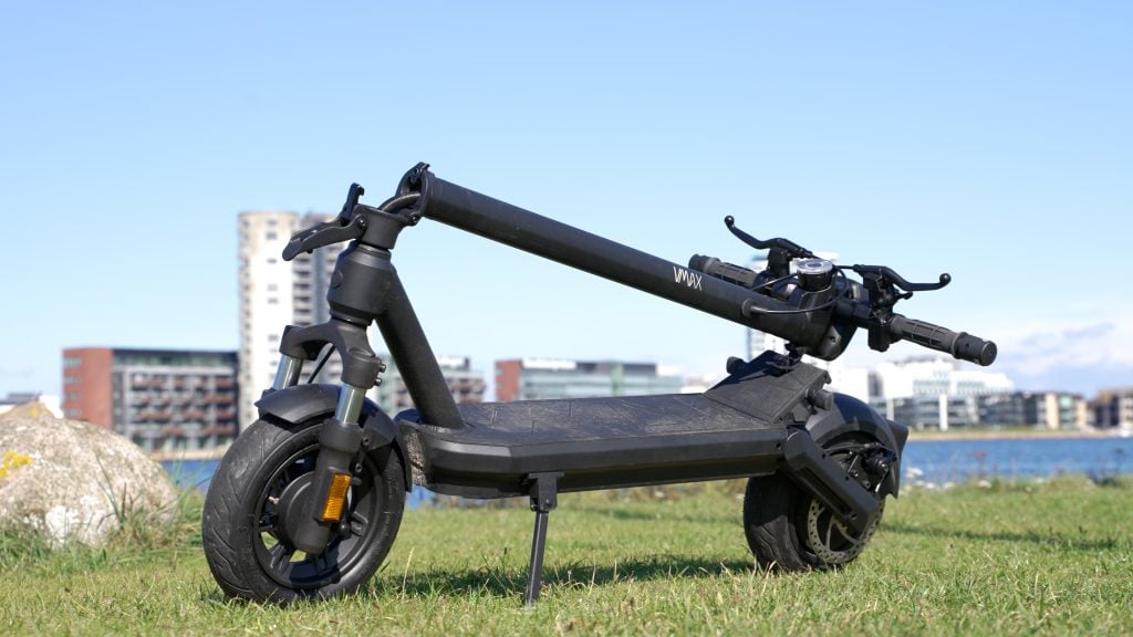 Vmax VX2 Hub folded