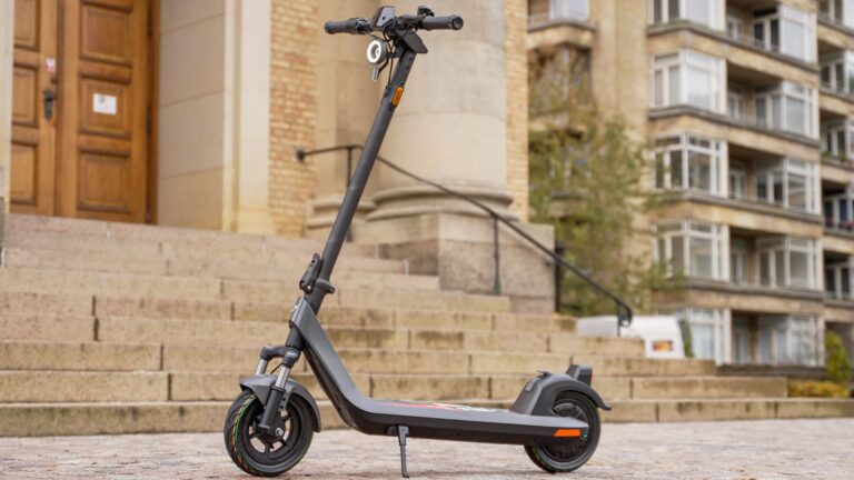 NIU KQi 200F Review: A Reliable Mixed-Mode Commuter