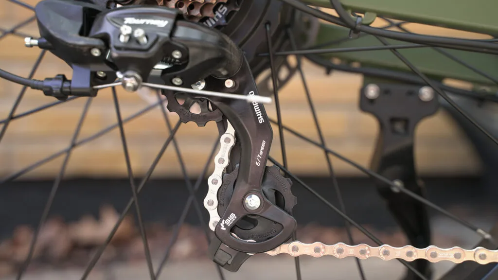 Lacros Thunder drivetrain Shimano Tourney