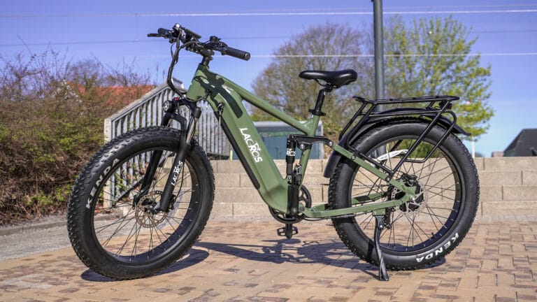 Lacros Thunder Review: Big Battery, Big Brakes, Big Value