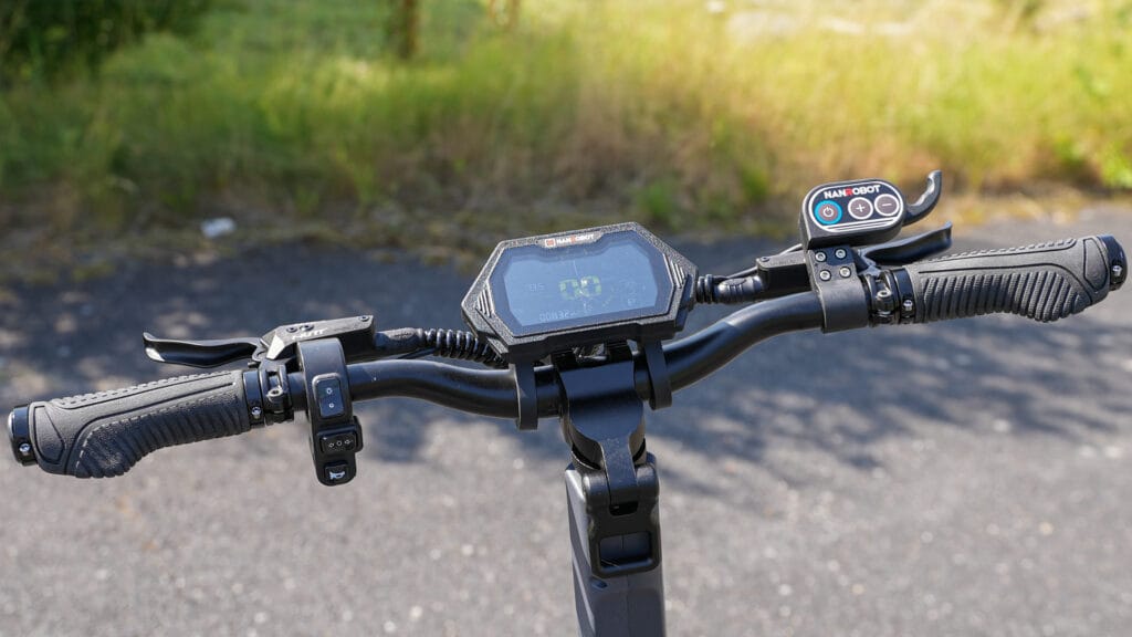 Closeup of the handlebars on the Nanrobot N6 72V electric scooter