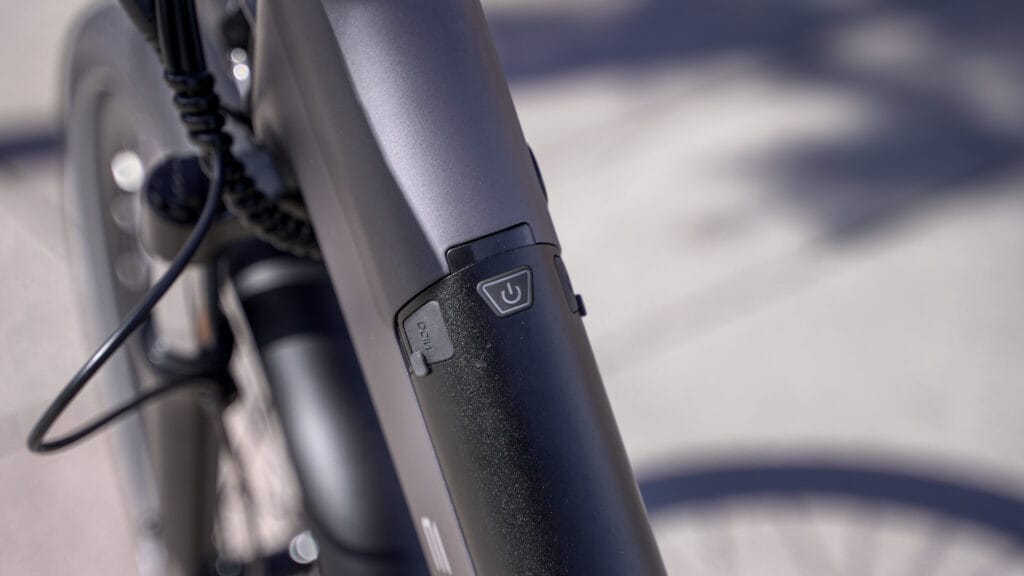engwe p275se close up of power button tighter crop