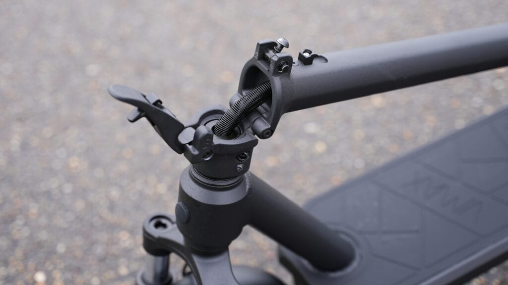 VMAX VX2 Lite stem folding hinge and latch